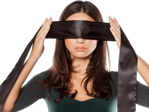 3 bonnes raisons de se bander les yeux pendant l'amour